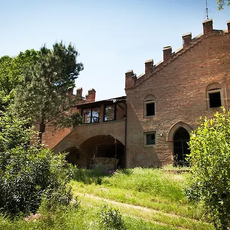 Nyaraló Costabruna *
